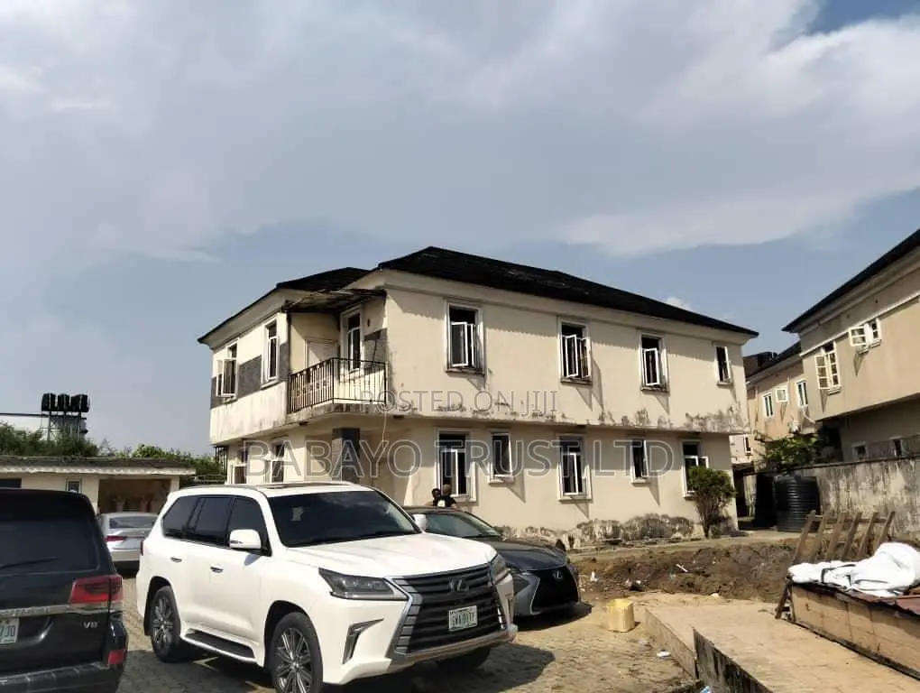 4bdrm Duplex in Ikota for sale in Ikota