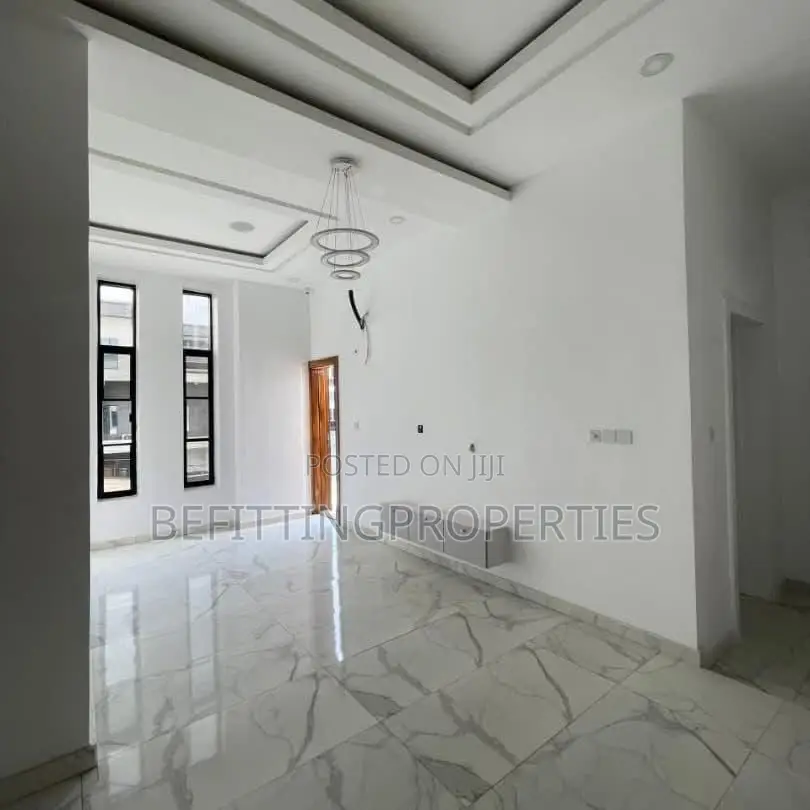 5bdrm Duplex in Lekki for sale in Lekki