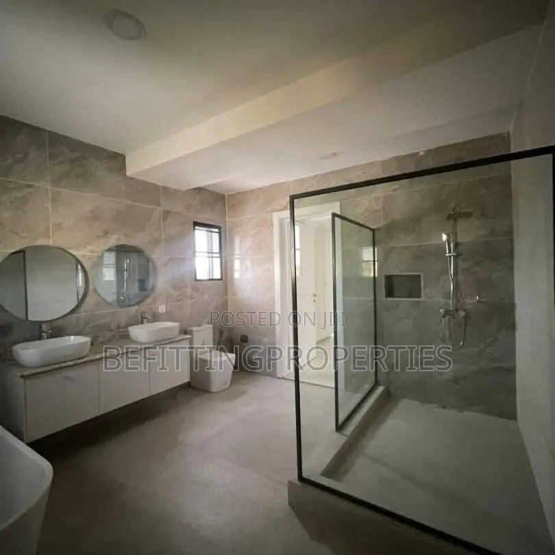 5bdrm Duplex in Lekki for sale in Lekki