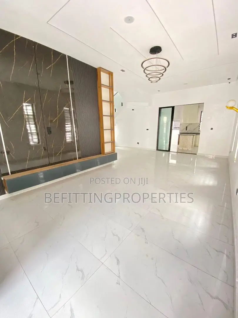 5bdrm Duplex in Lekki for sale in Lekki