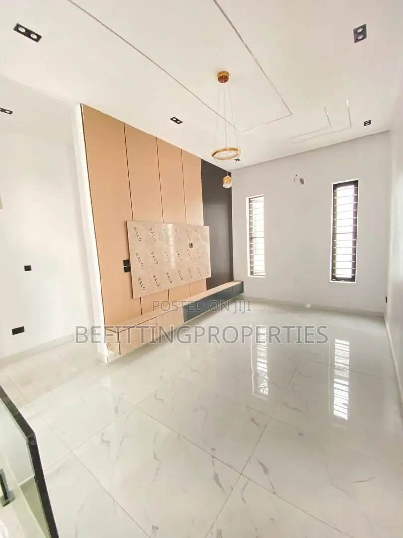 5bdrm Duplex in Lekki for sale in Lekki
