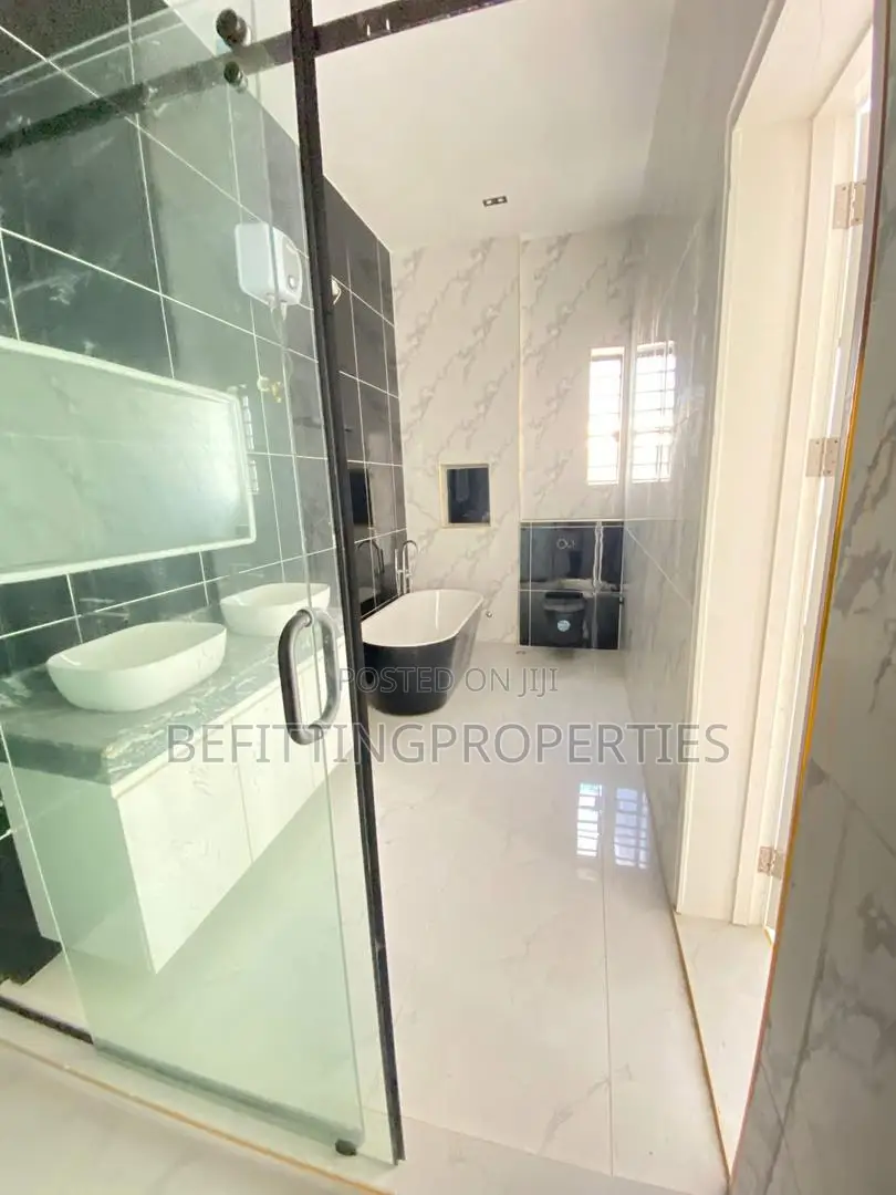 5bdrm Duplex in Lekki for sale in Lekki