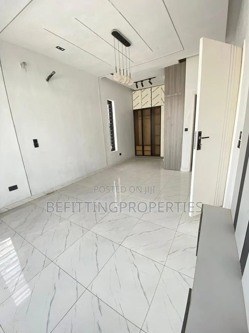 5bdrm Duplex in Lekki for sale in Lekki