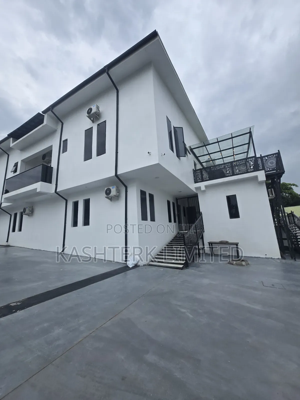 5bdrm Duplex in Gadua Estate, Gaduwa for sale in Gaduwa