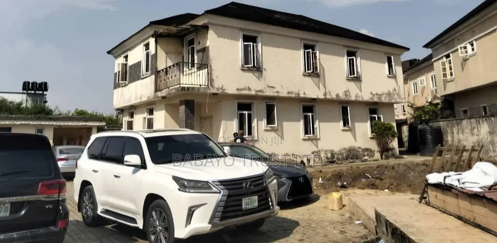 4bdrm Duplex in Ikota for sale in Ikota