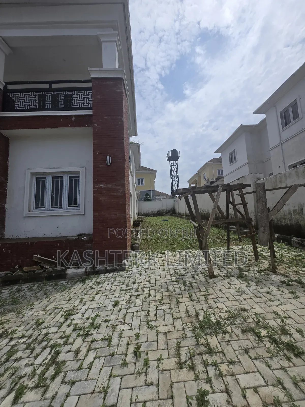 5bdrm Duplex in Kingz Park 3, Galadimawa for sale in Galadimawa