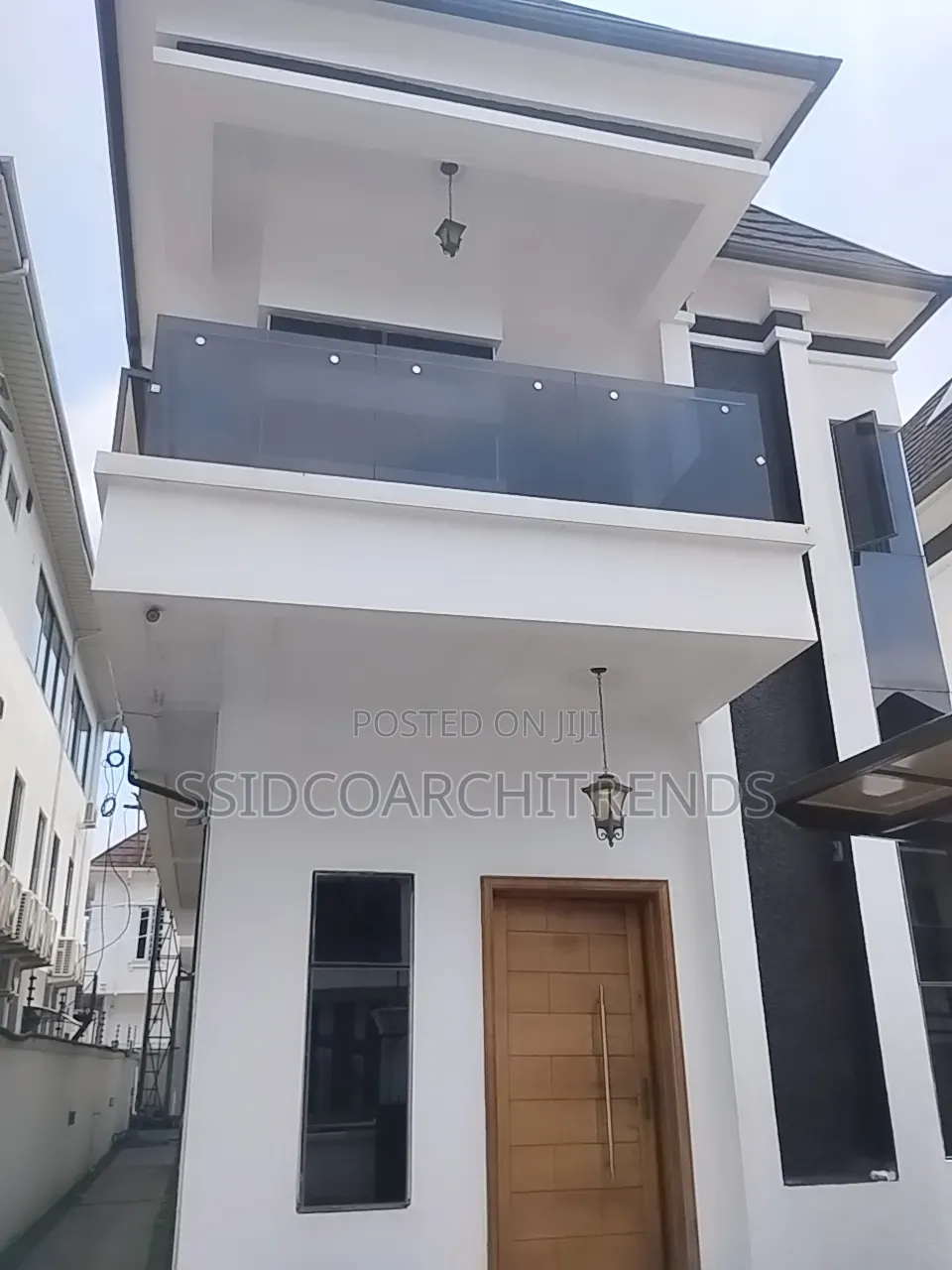 5bdrm Duplex in Call To Access, Chevron for sale in Chevron