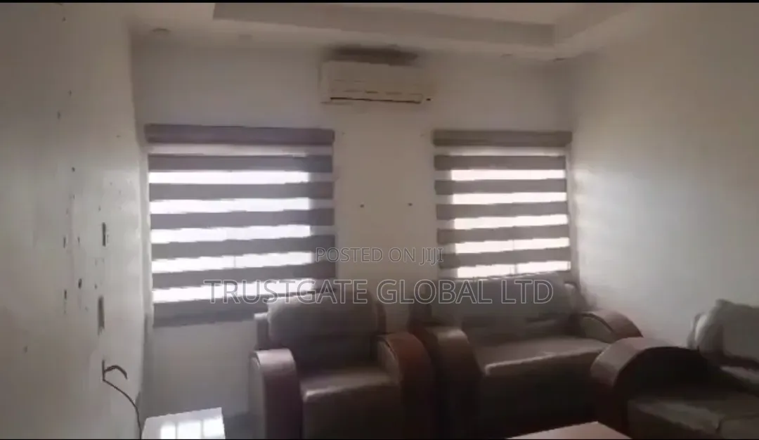 5bdrm Duplex in Zone 3 / Wuse for sale in Zone 3 / Wuse
