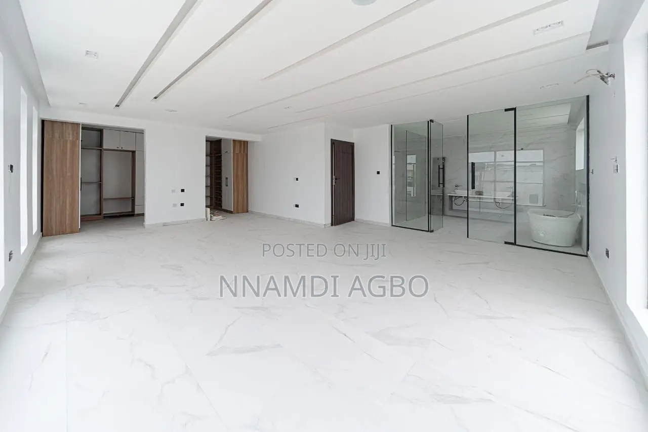 5bdrm Duplex in Osapa london for sale in Osapa london