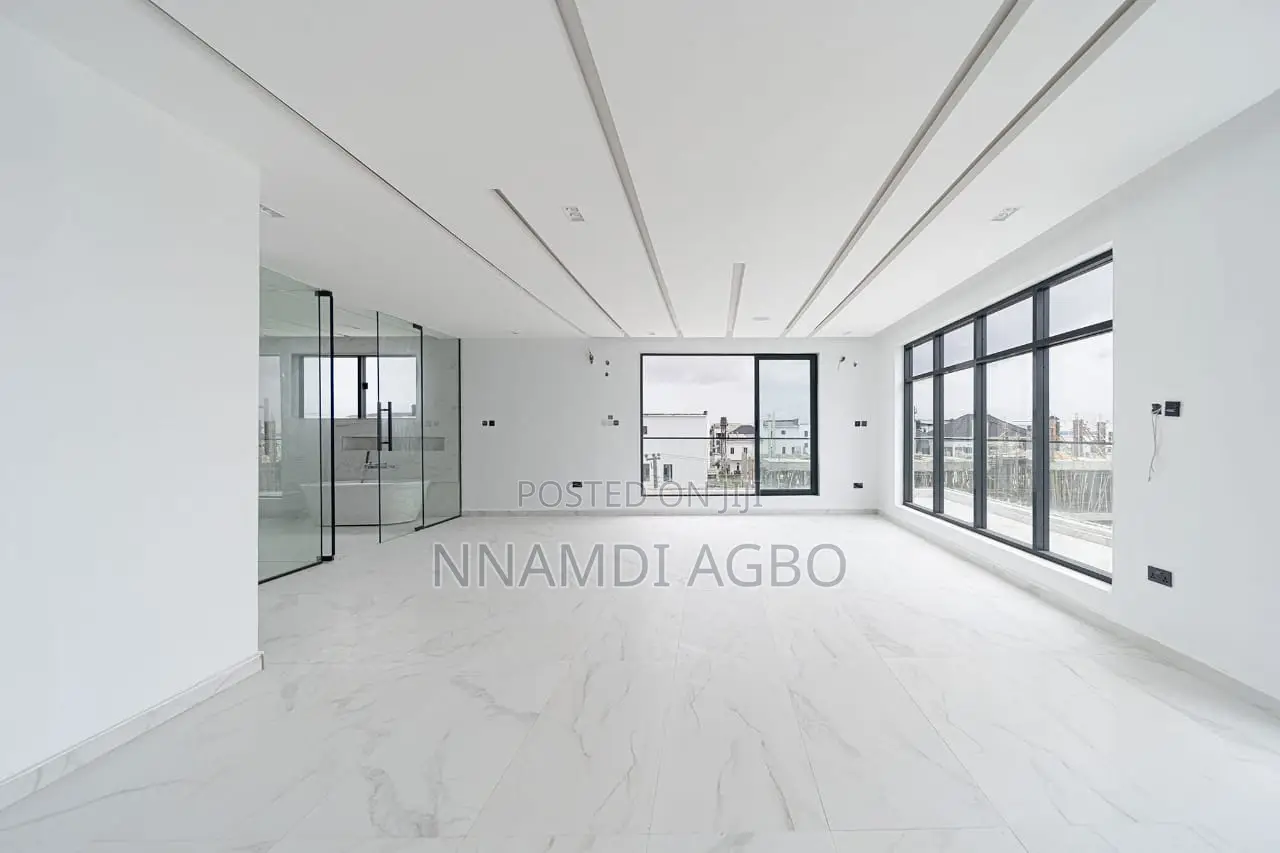 5bdrm Duplex in Osapa london for sale in Osapa london