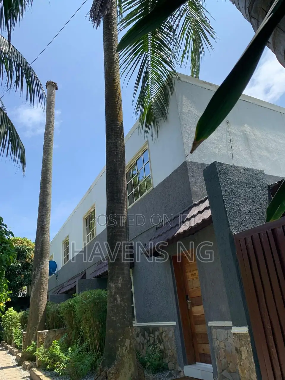 Beautifully Furnished 1-Bedroom Loft in Osborne Foreshore Estate