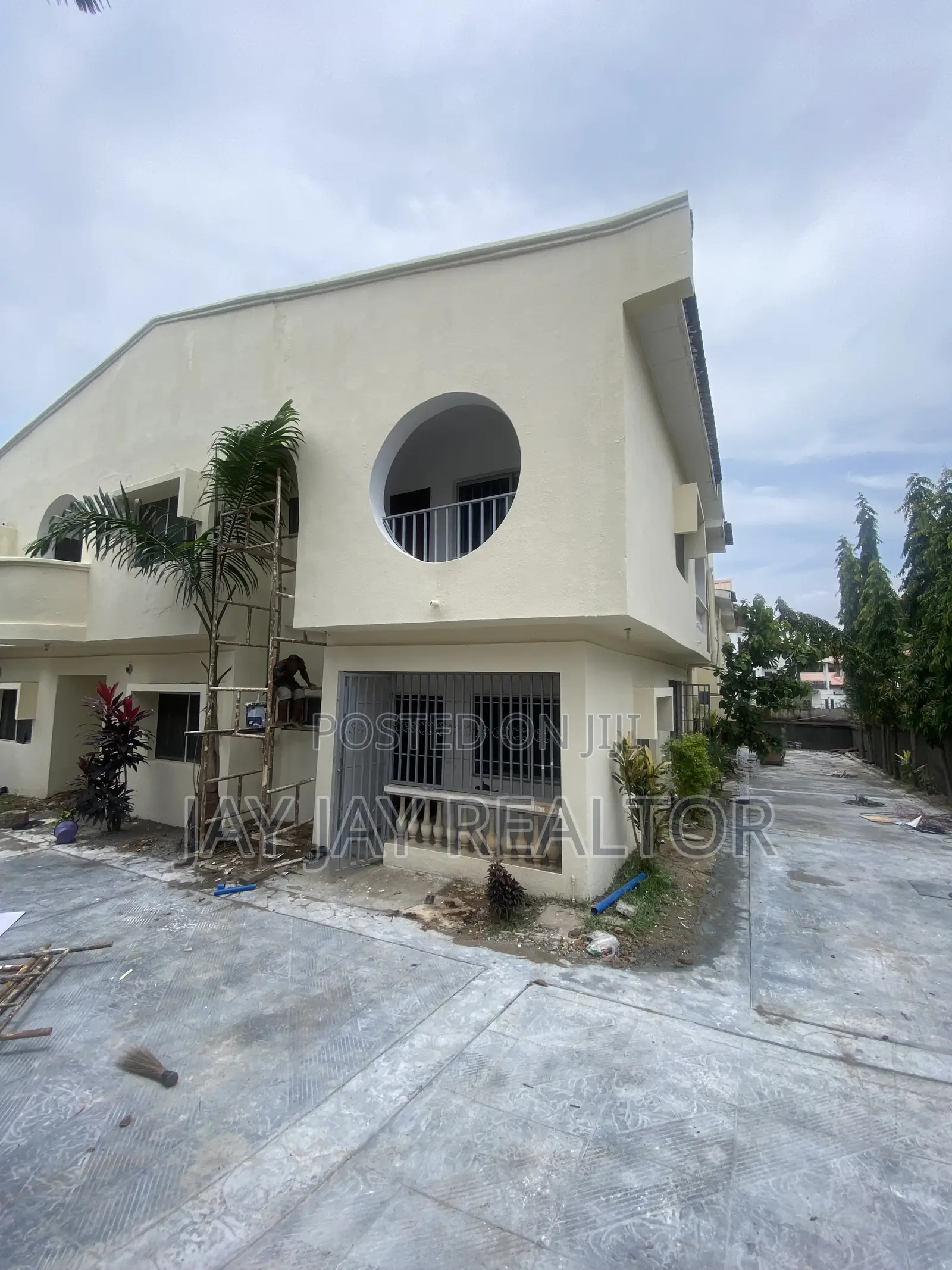 Commercial Building in Wuse 2