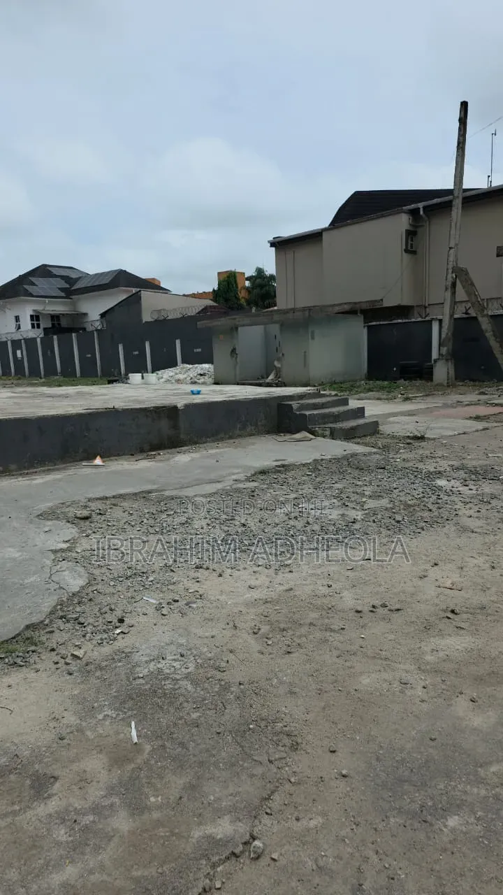 For Lease 3000 Square Meters 5 Years Minimum. in Ikeja GRA