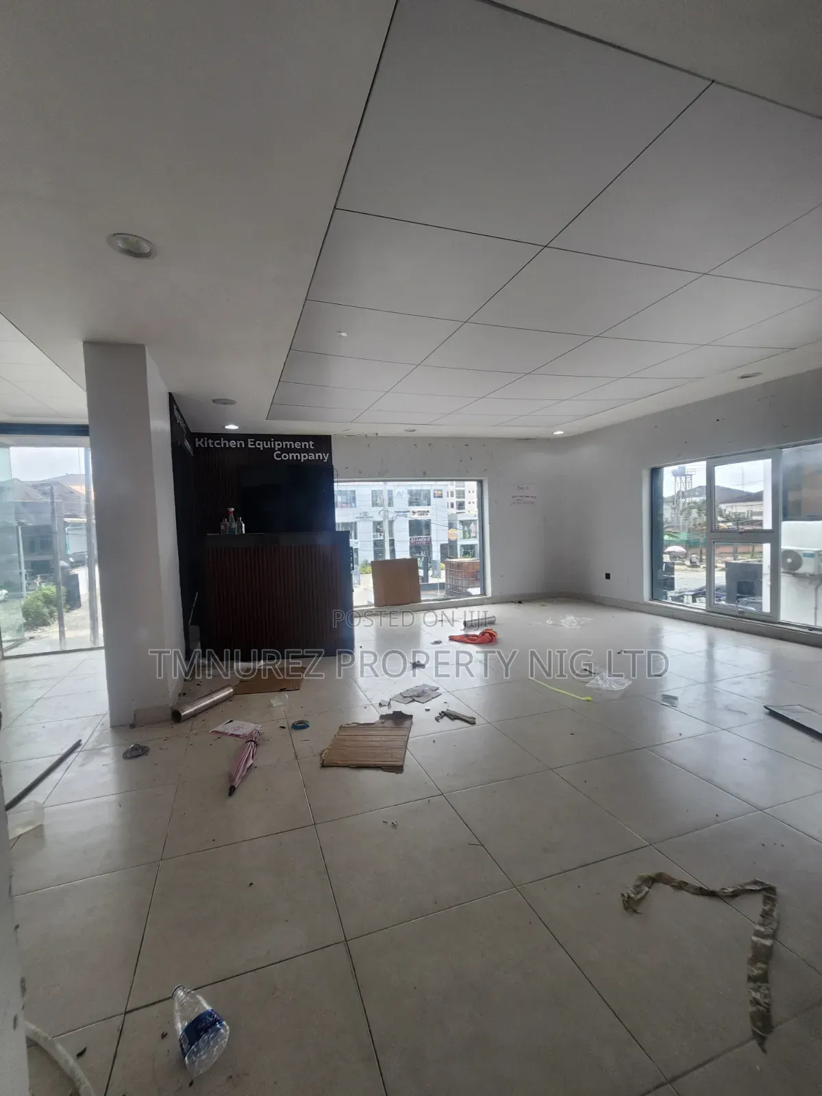Shop Showroom for Rent at Lekki Phase1 in Lekki Phase 1