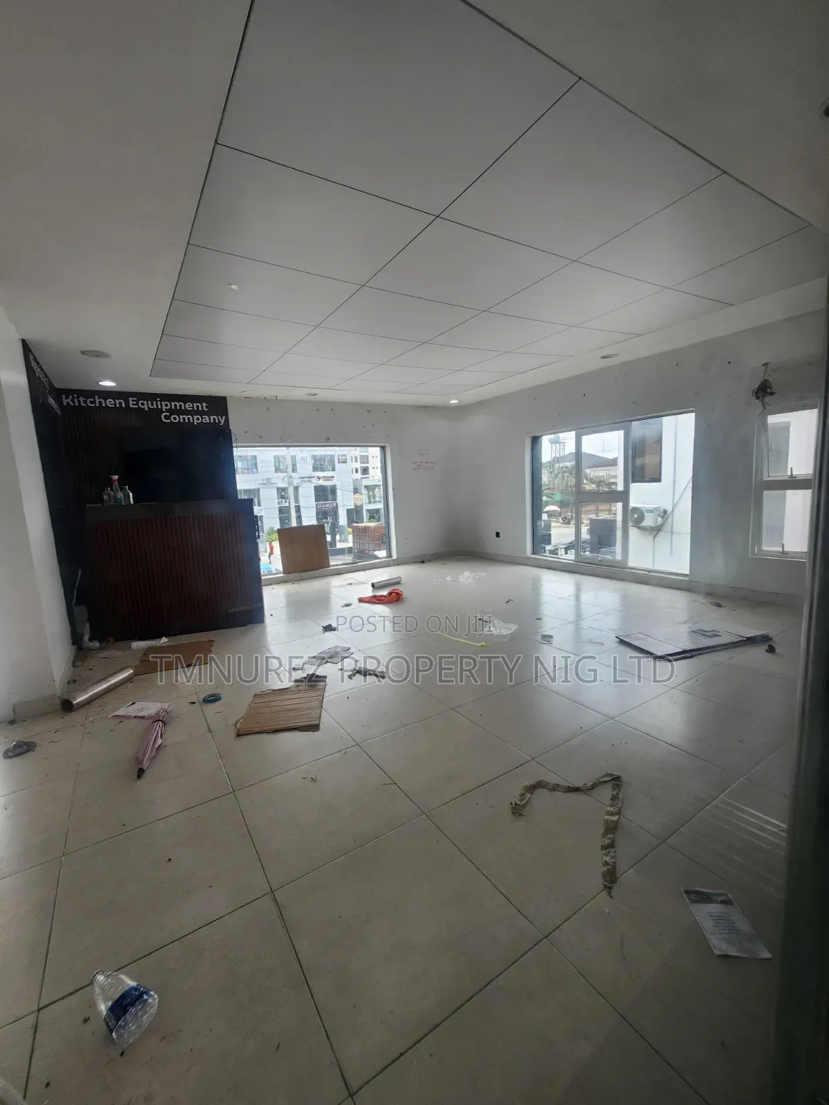Shop Showroom for Rent at Lekki Phase1 in Lekki Phase 1