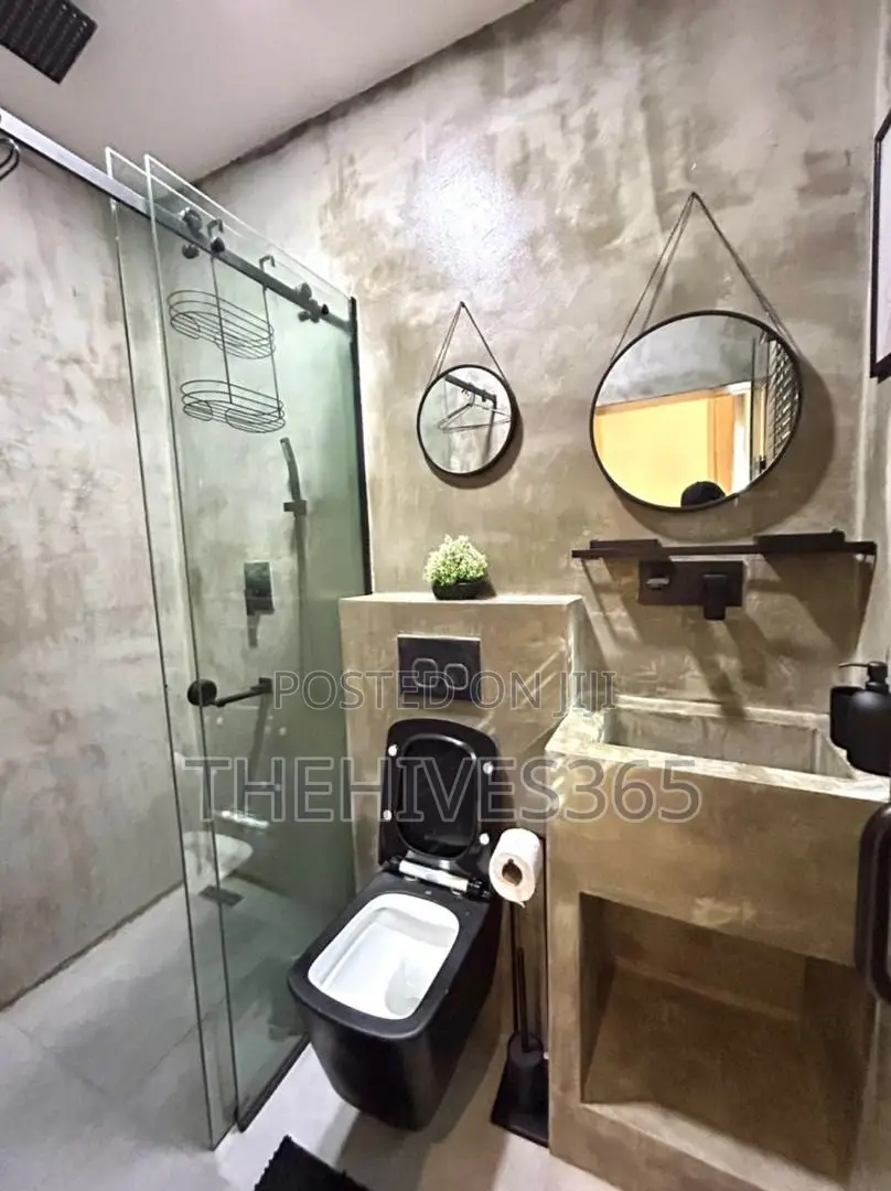 Furnished 5bdrm House in Berra Estate, Agungi for sale in Agungi
