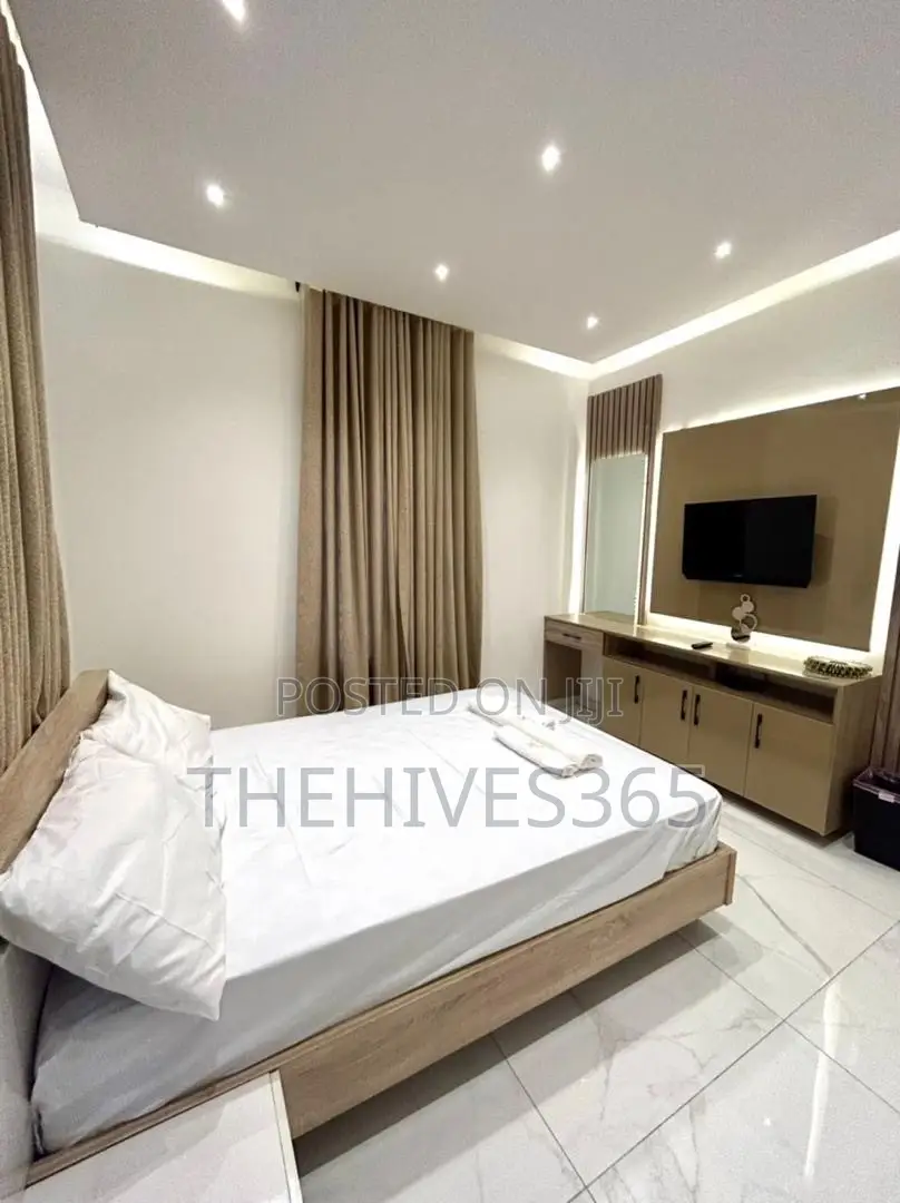 Furnished 5bdrm House in Berra Estate, Agungi for sale in Agungi