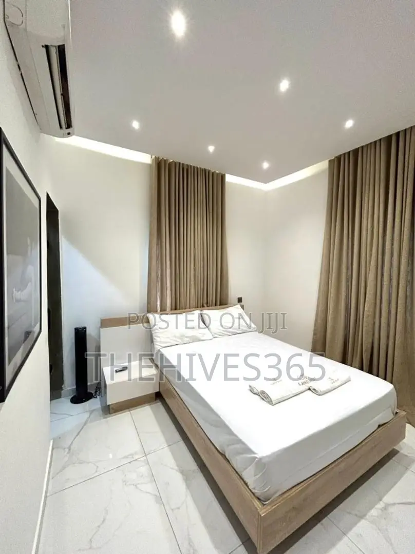 Furnished 5bdrm House in Berra Estate, Agungi for sale in Agungi