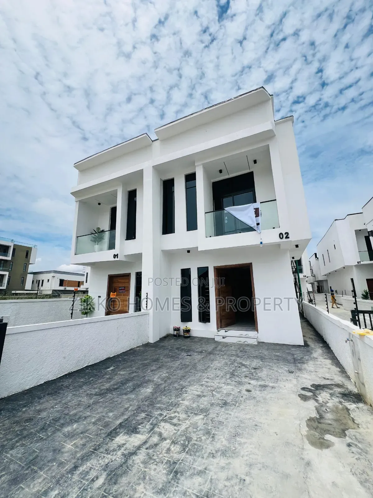 4bdrm Duplex in Ikota for sale in Ikota