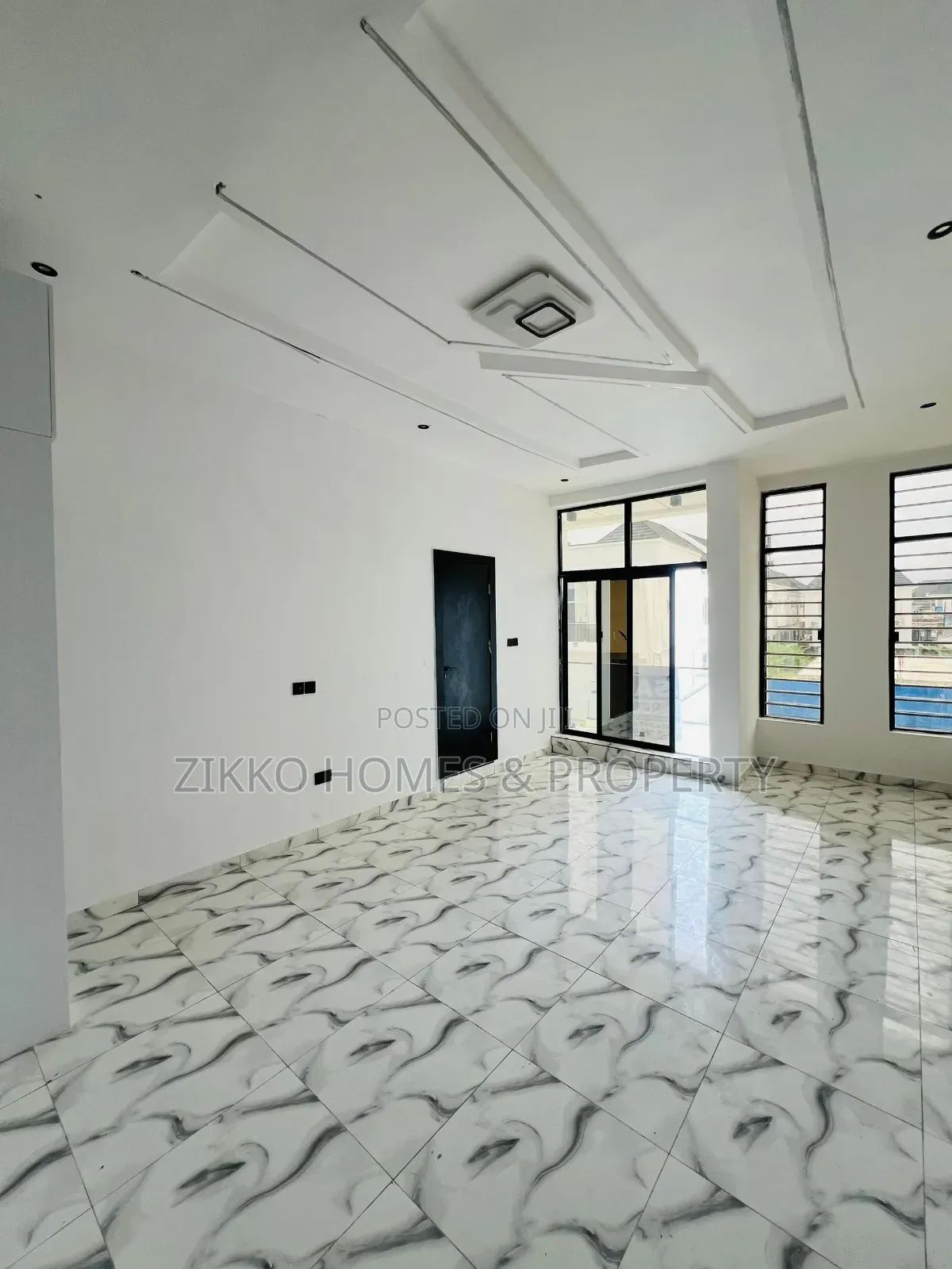 4bdrm Duplex in Ikota for sale in Ikota