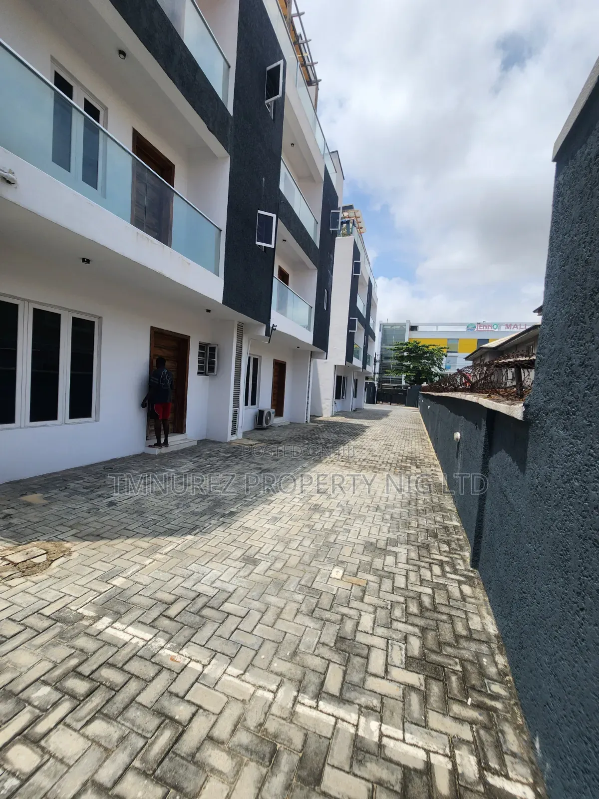 Furnished 4bdrm Duplex in Lekki Phase 1 for rent in Lekki Phase 1