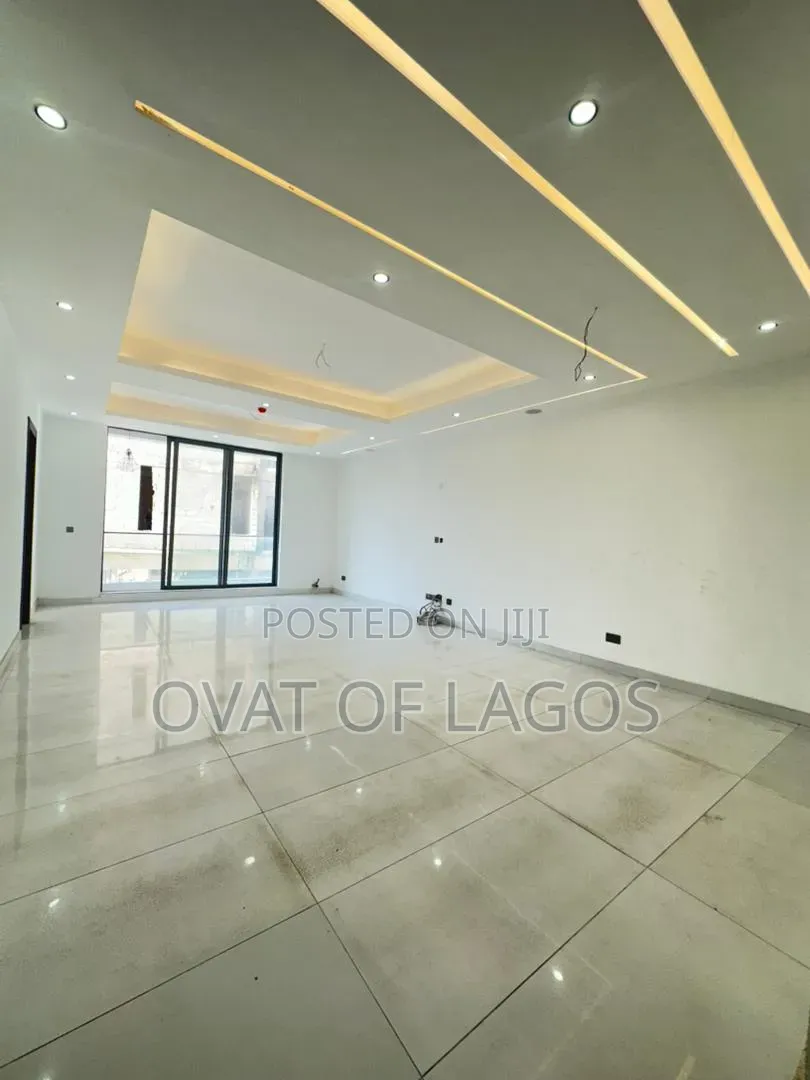 3bdrm Penthouse in Lekki Phase 1 for sale in Lekki Phase 1