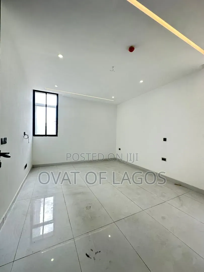 3bdrm Penthouse in Lekki Phase 1 for sale in Lekki Phase 1