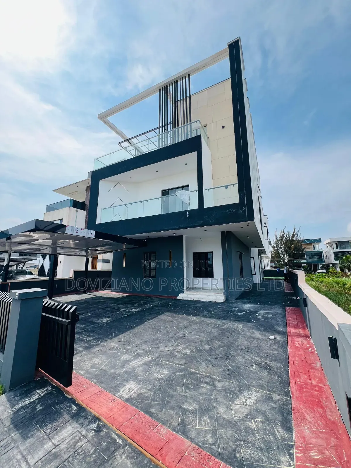 5bdrm Duplex in Ikota for sale in Ikota