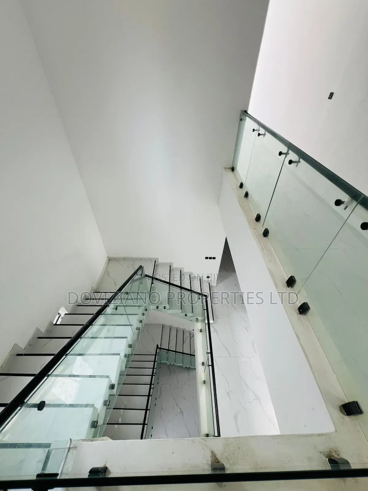 5bdrm Duplex in Ikota for sale in Ikota