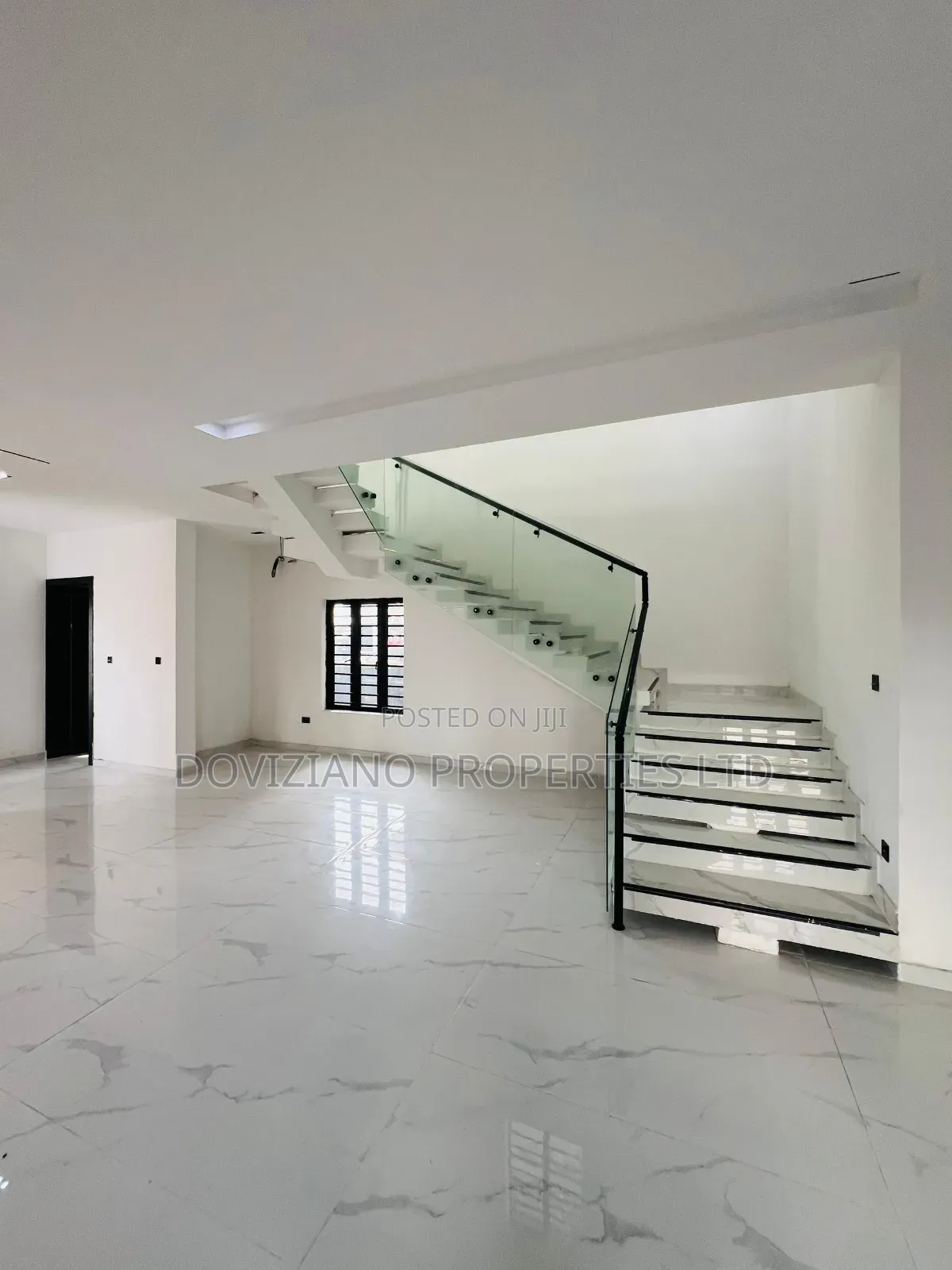5bdrm Duplex in Ikota for sale in Ikota