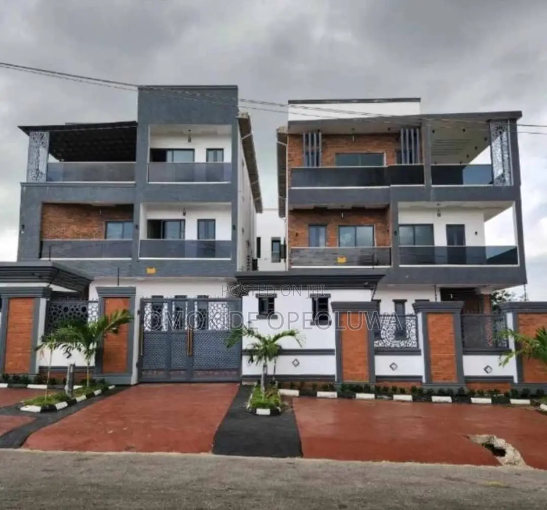 Furnished 4bdrm Duplex in GRA Phase 2 Shangisha for sale in GRA Phase 2 Shangisha
