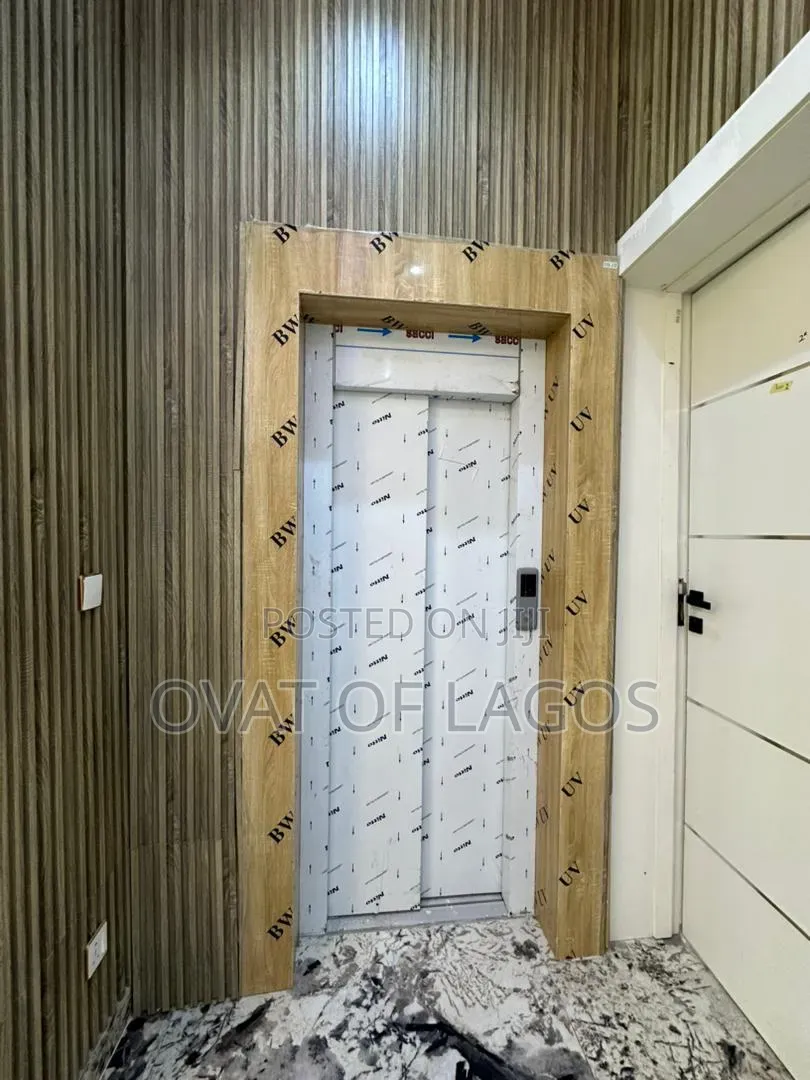5bdrm Duplex in Ikota for sale in Ikota