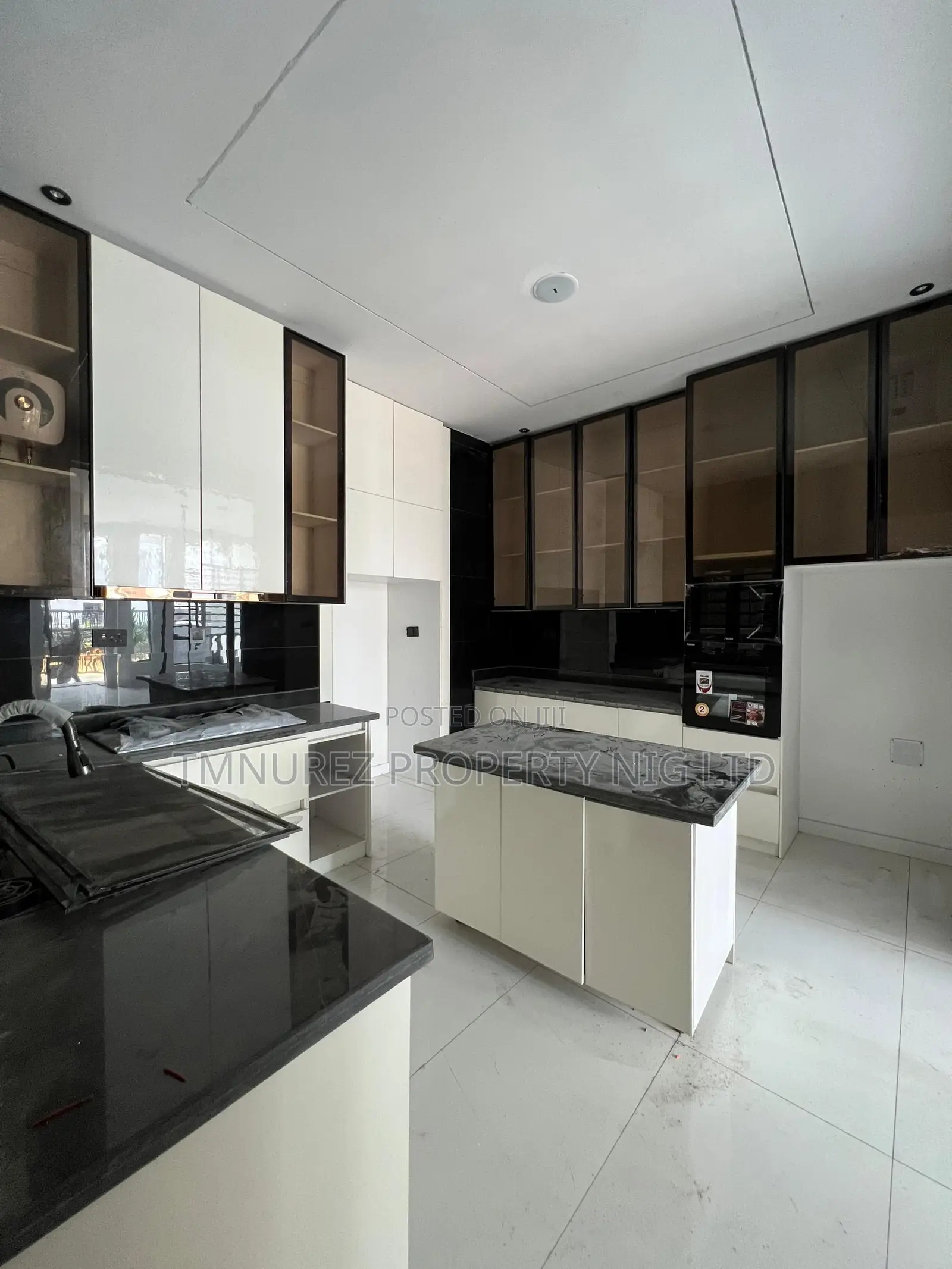 4bdrm Duplex in Ikota for rent in Ikota