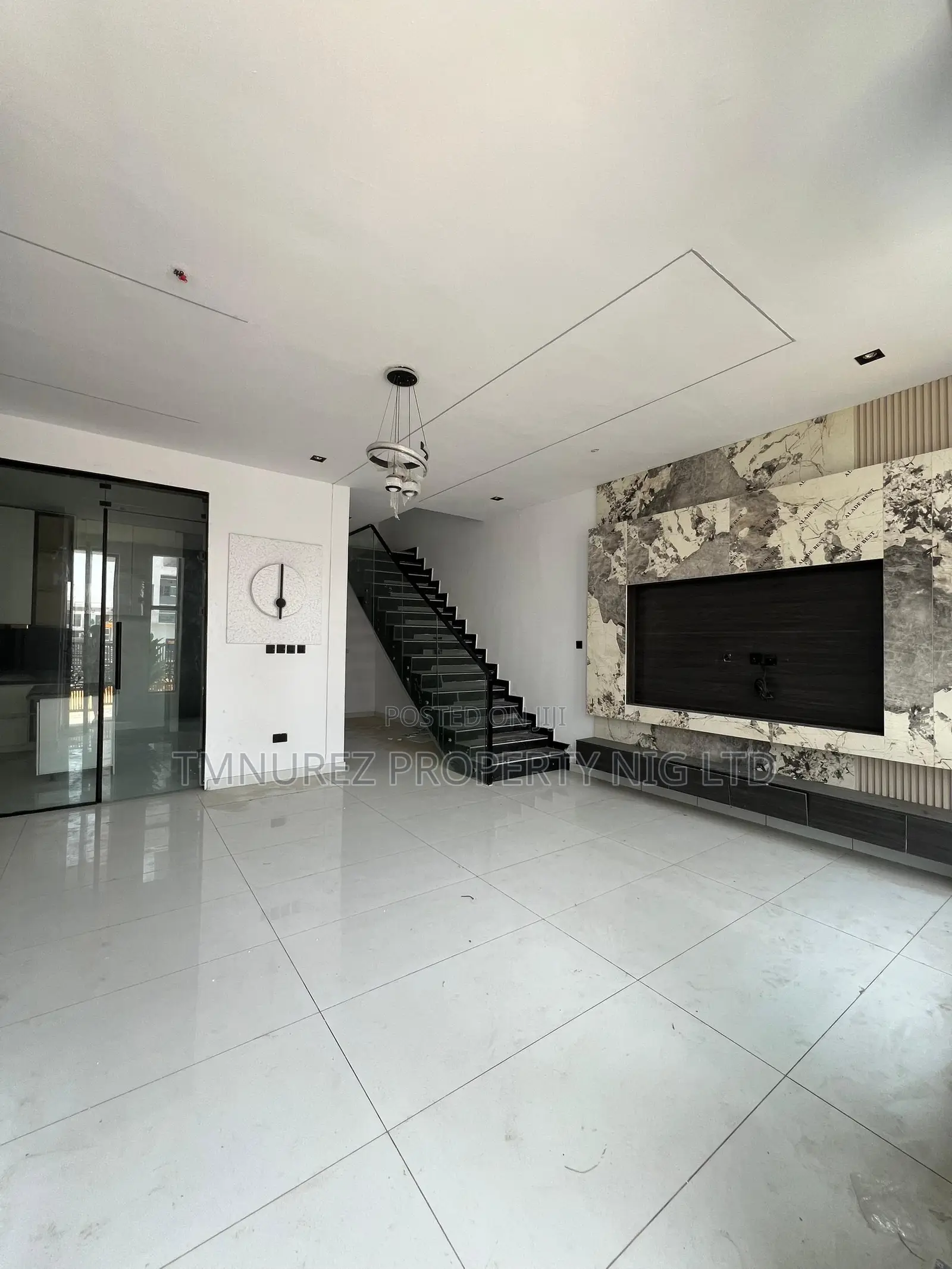 4bdrm Duplex in Ikota for rent in Ikota