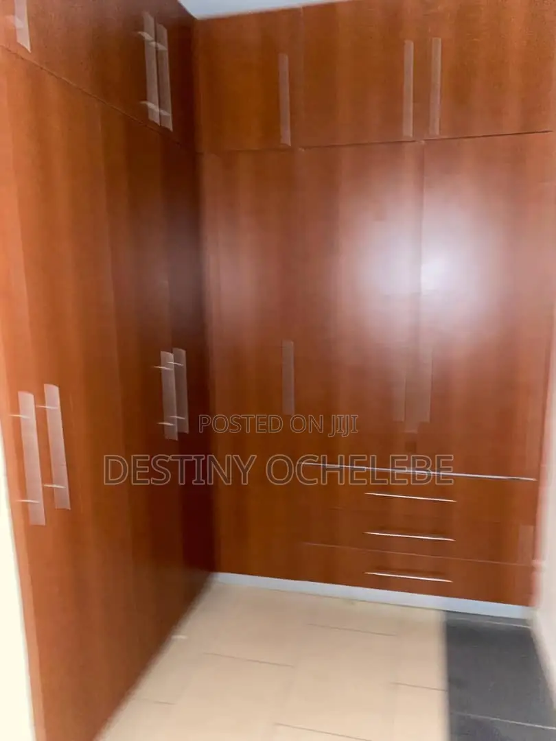 4bdrm Duplex in Thames Street, for sale in Maitama