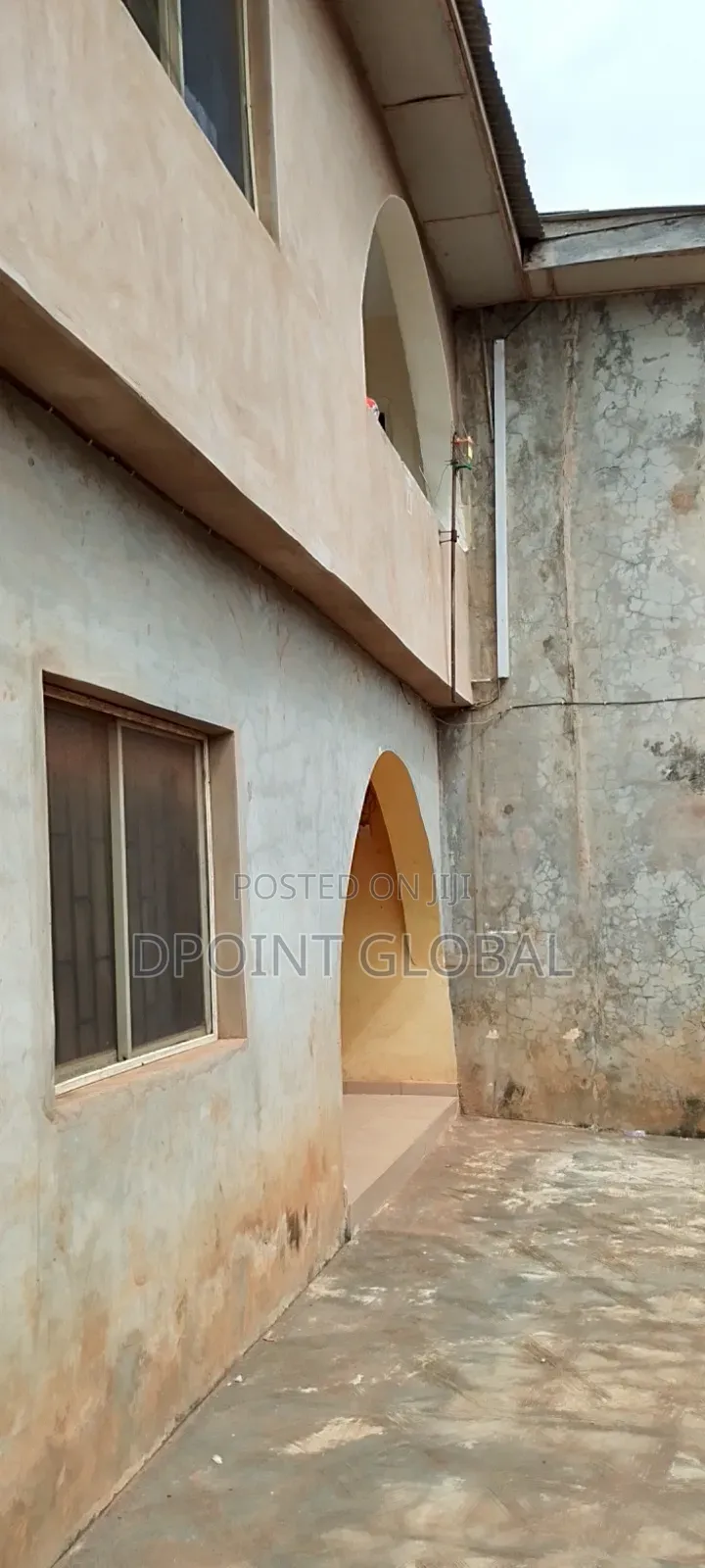 10bdrm Block of Flats in In Estate, Baruwa for sale in Baruwa