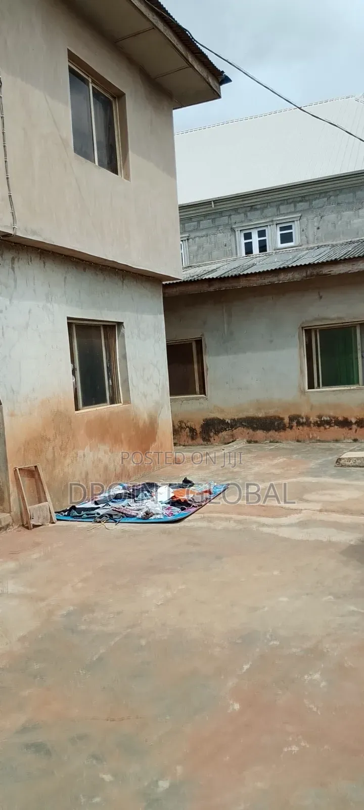 10bdrm Block of Flats in In Estate, Baruwa for sale in Baruwa