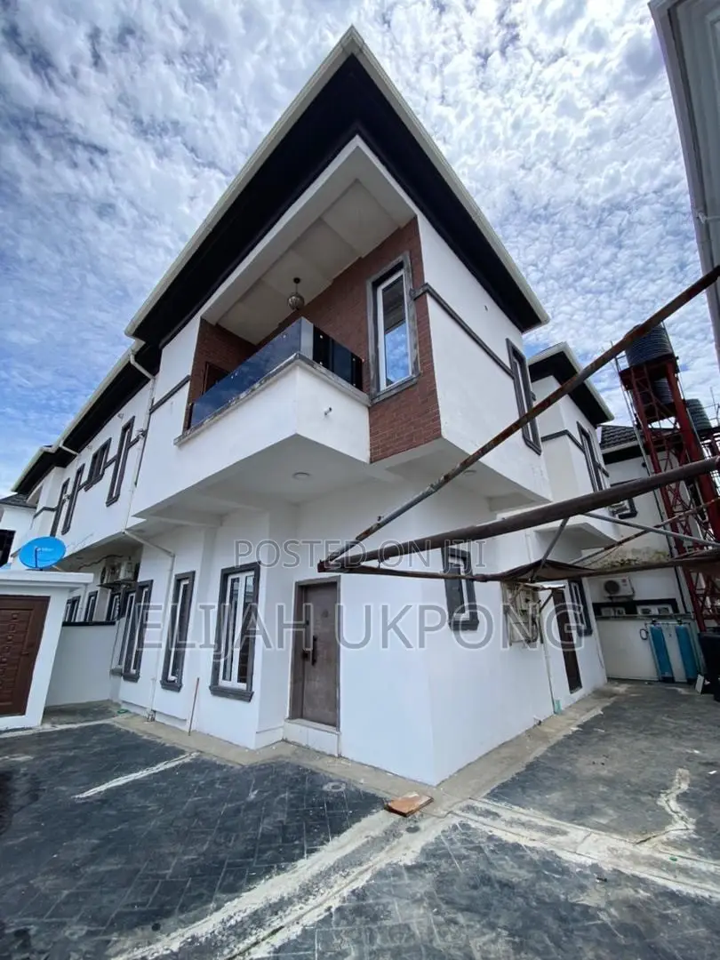 4bdrm Duplex in Ikota Villa for rent in Ikota