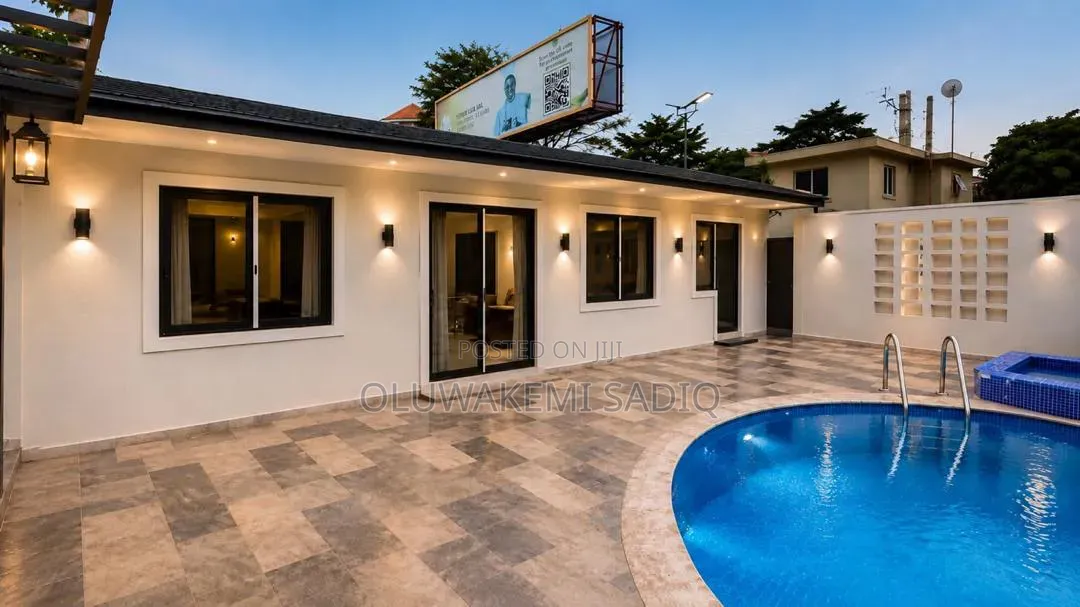 3bdrm Apartment in Oniru Road Victoria for sale in Victoria Island Extension