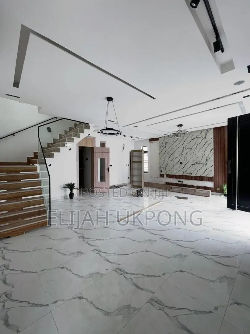5bdrm Mansion in Chevron for rent in Chevron