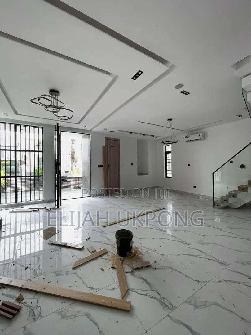 5bdrm Mansion in Chevron for rent in Chevron