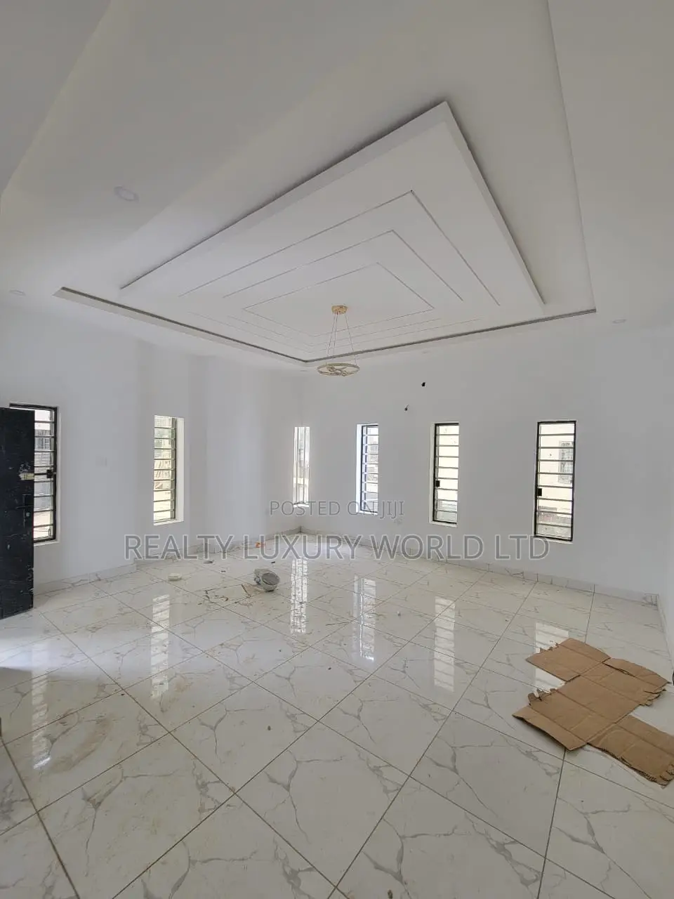 6bdrm Duplex in Lugbe District for sale in Lugbe District