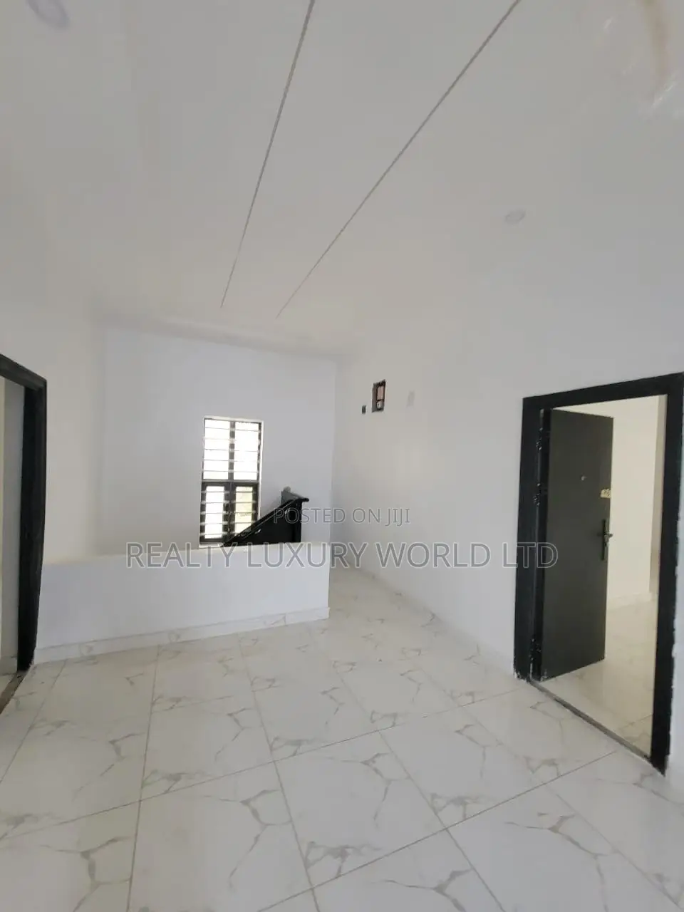 6bdrm Duplex in Lugbe District for sale in Lugbe District
