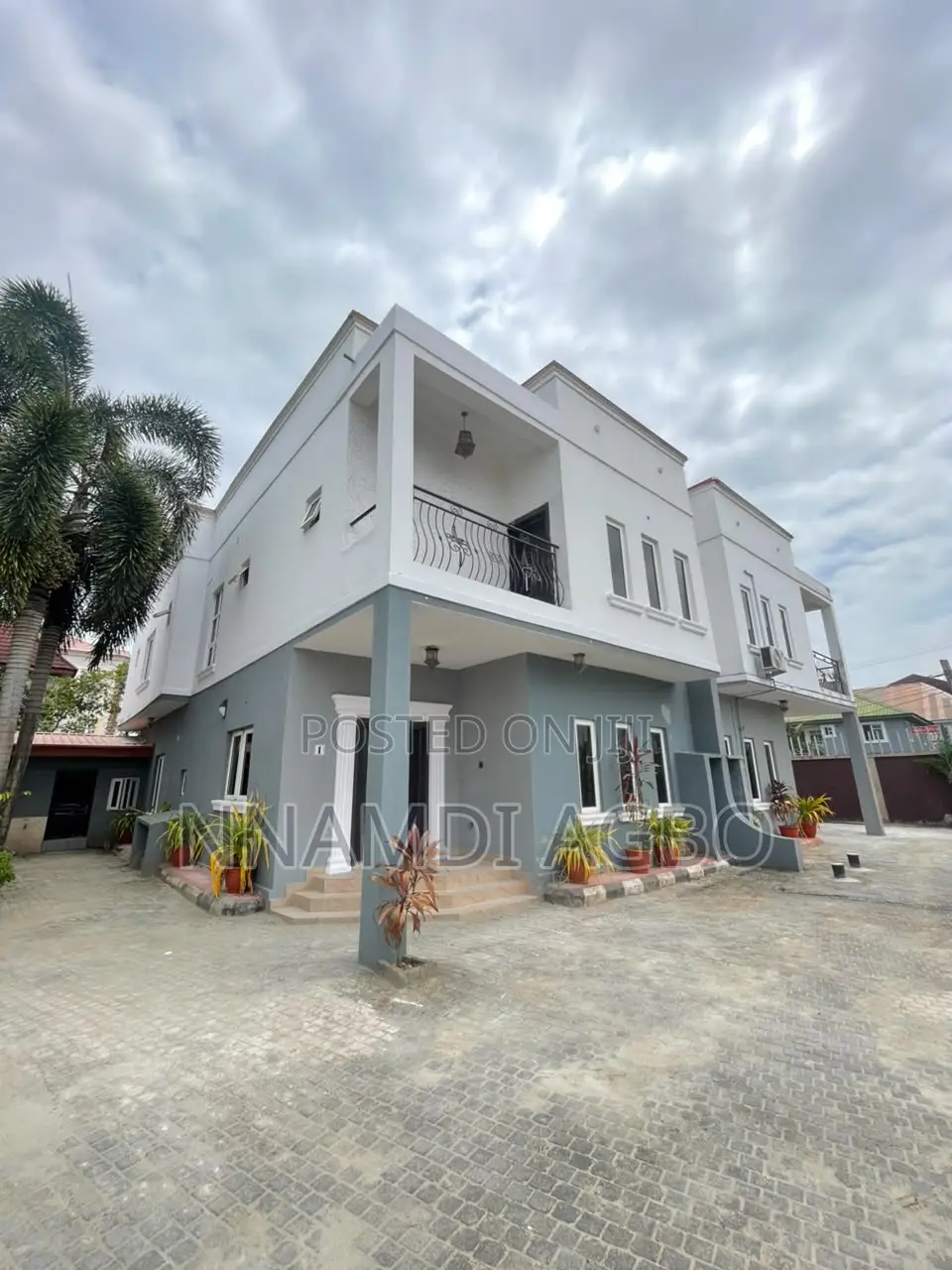 4bdrm Duplex in Igbo-efon for rent in Igbo-efon