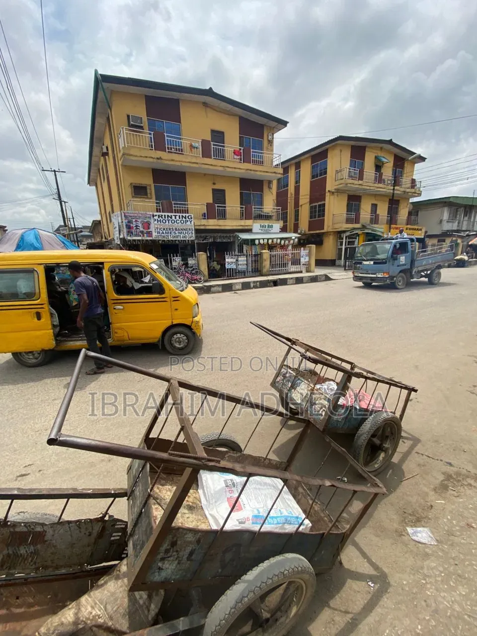 3bdrm Block of Flats in Surulere, Ijesha for sale in Ijesha