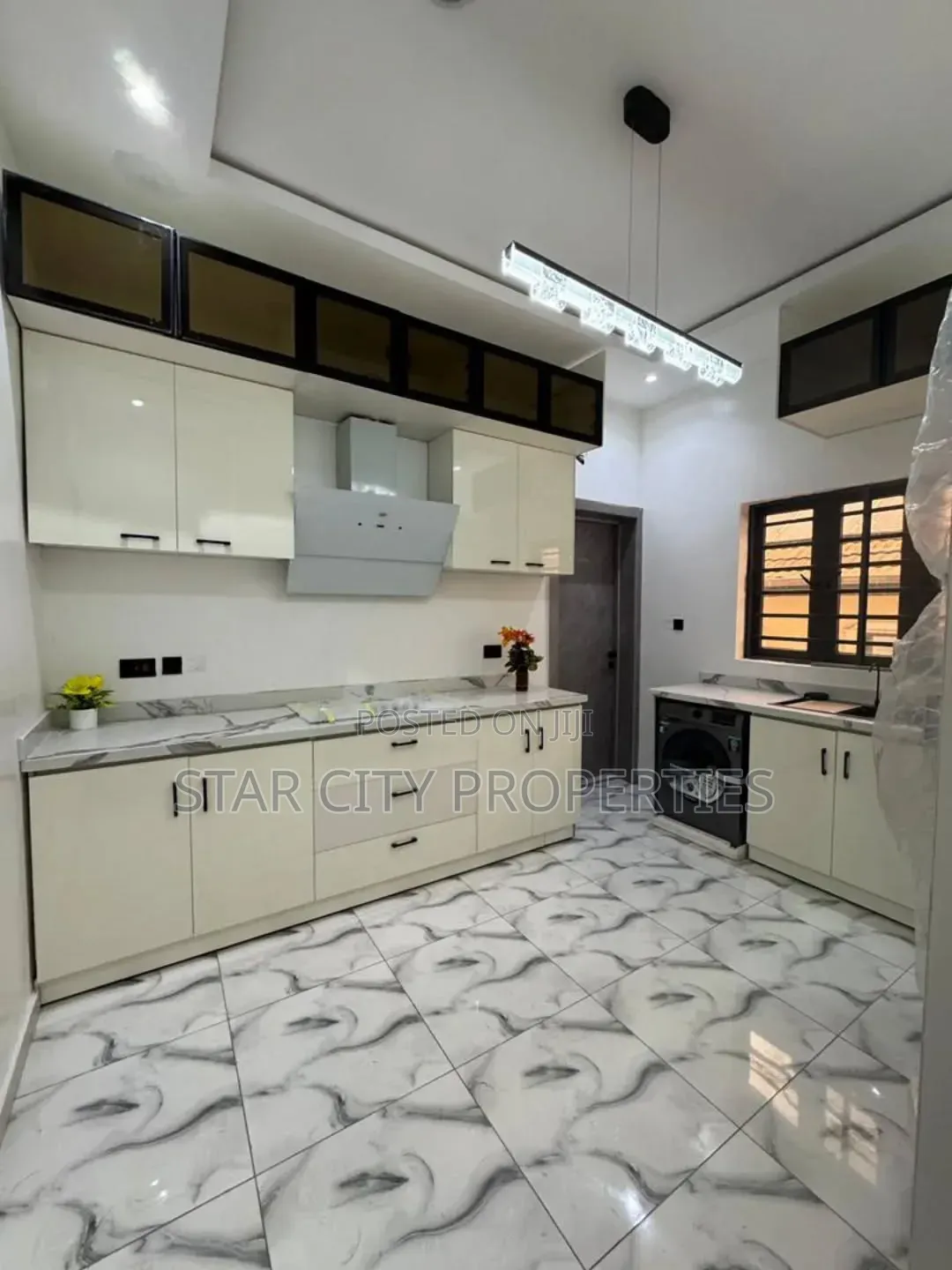 4bdrm Duplex in Lekki Phase 1 for sale in Lekki Phase 1
