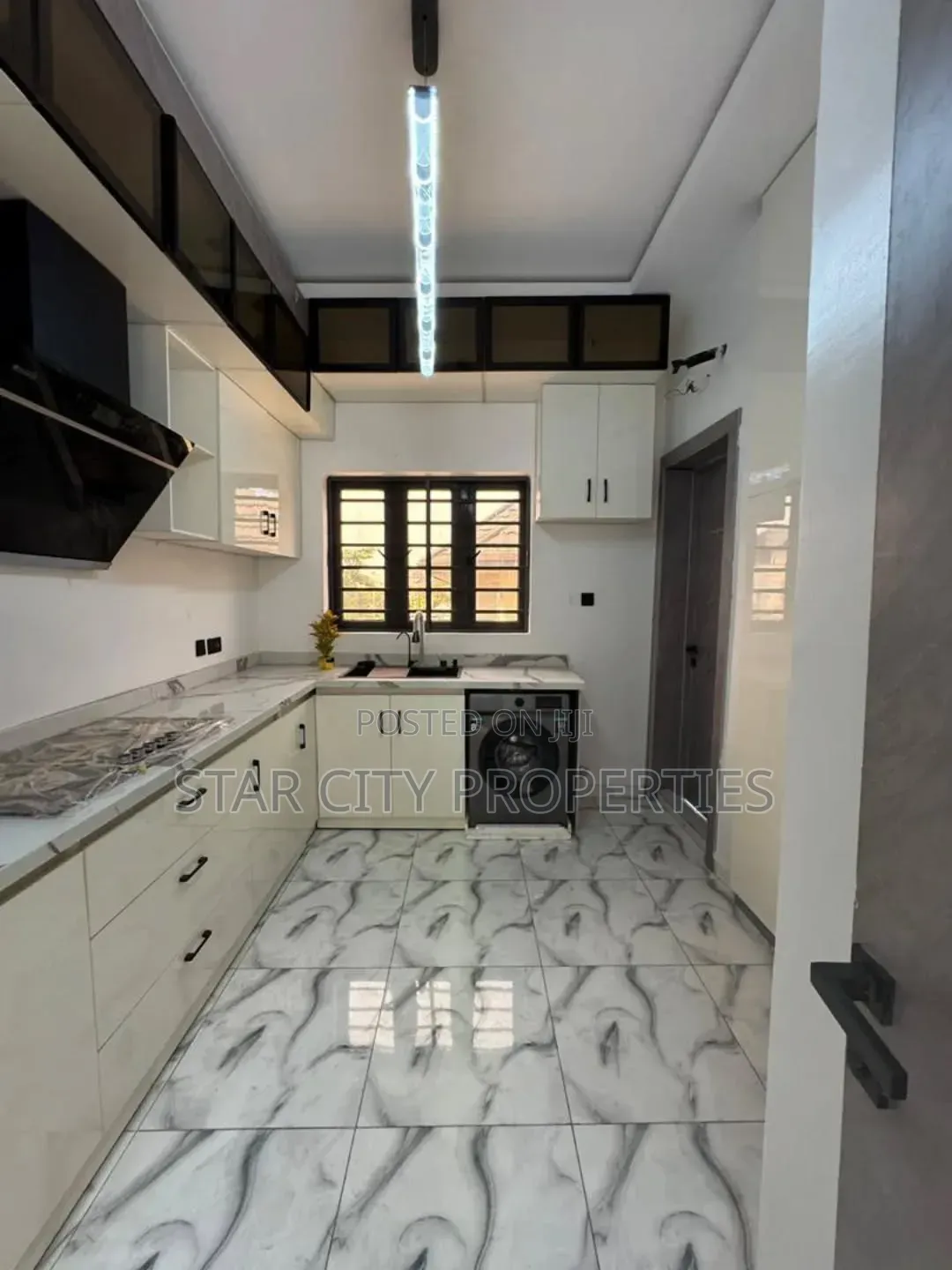 4bdrm Duplex in Lekki Phase 1 for sale in Lekki Phase 1