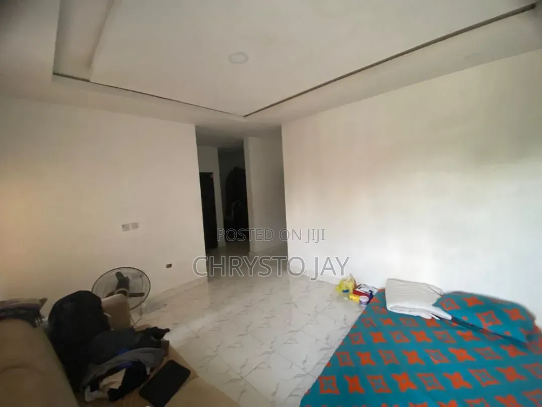 3bdrm Duplex in Kiami for sale in Kiami