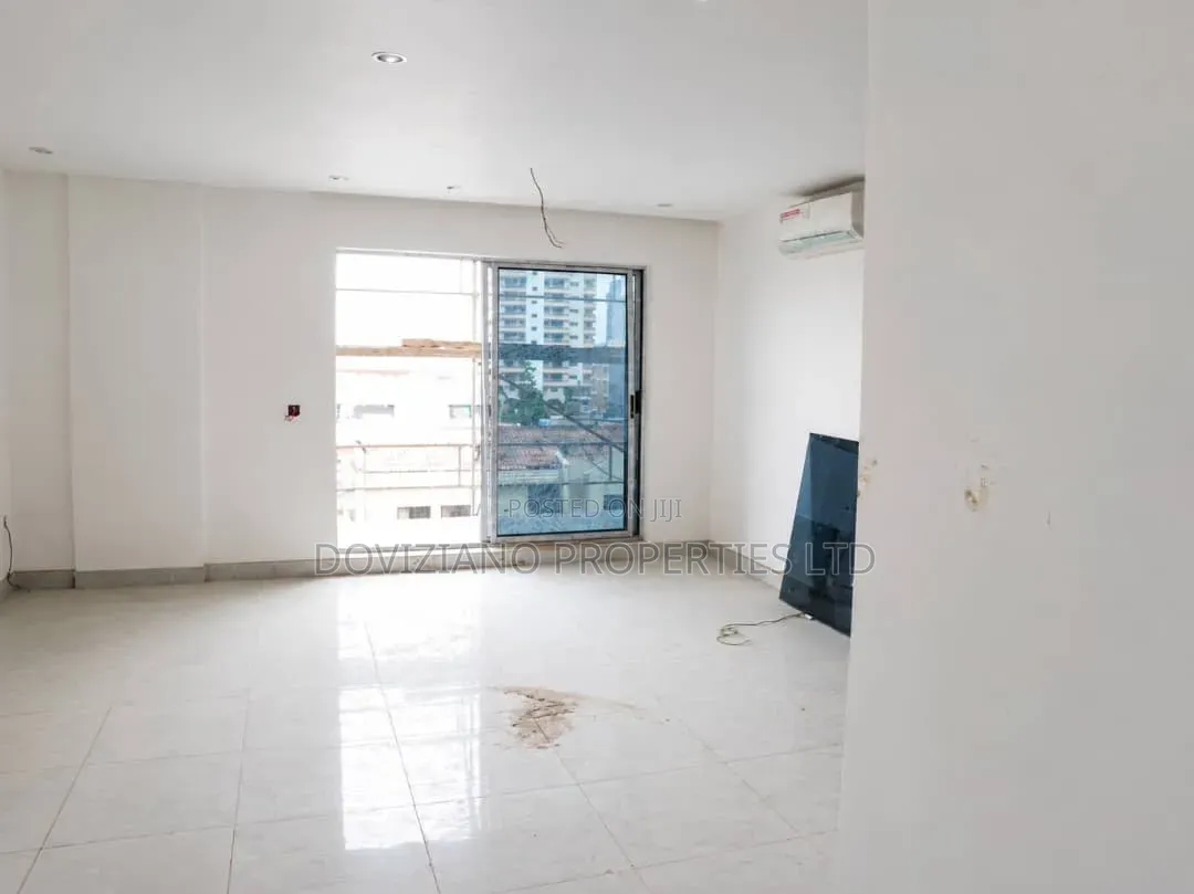 3bdrm Apartment in Saka Tinubu for sale in Saka Tinubu