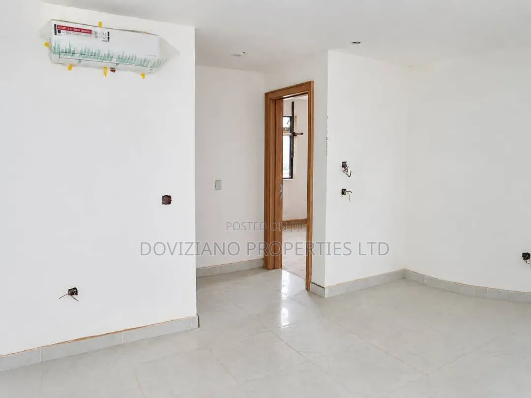 3bdrm Apartment in Saka Tinubu for sale in Saka Tinubu